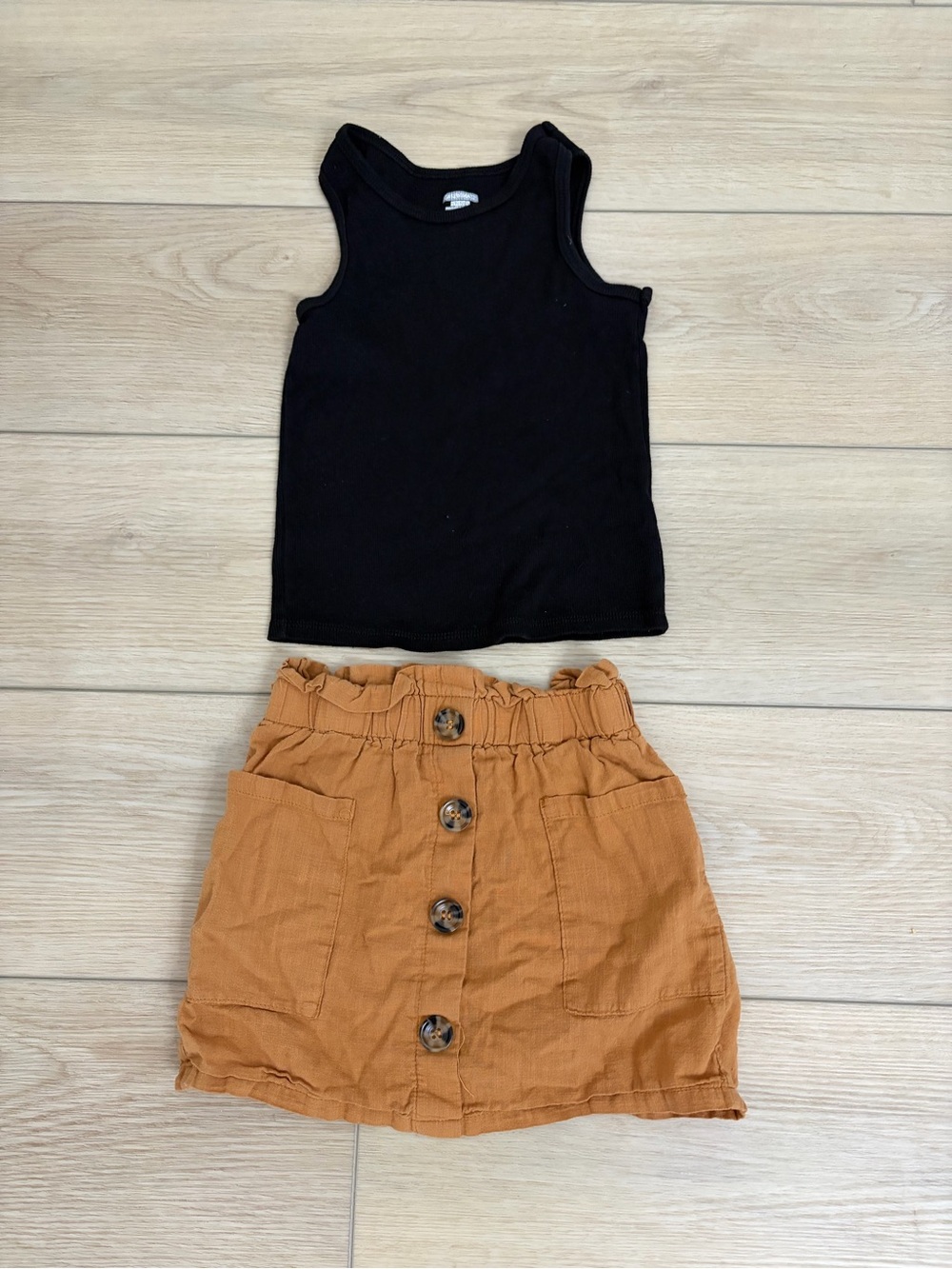 Girls 2 Piece Black Ribbed Tank Top & Tan Button-Front Skirt Set. Size 6/7